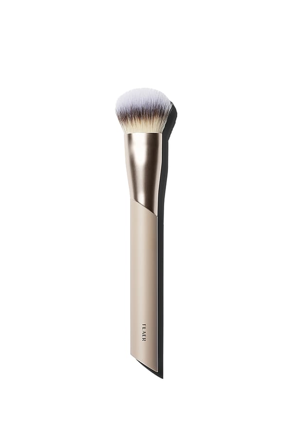FLAER 106 Buffing Foundation Brush