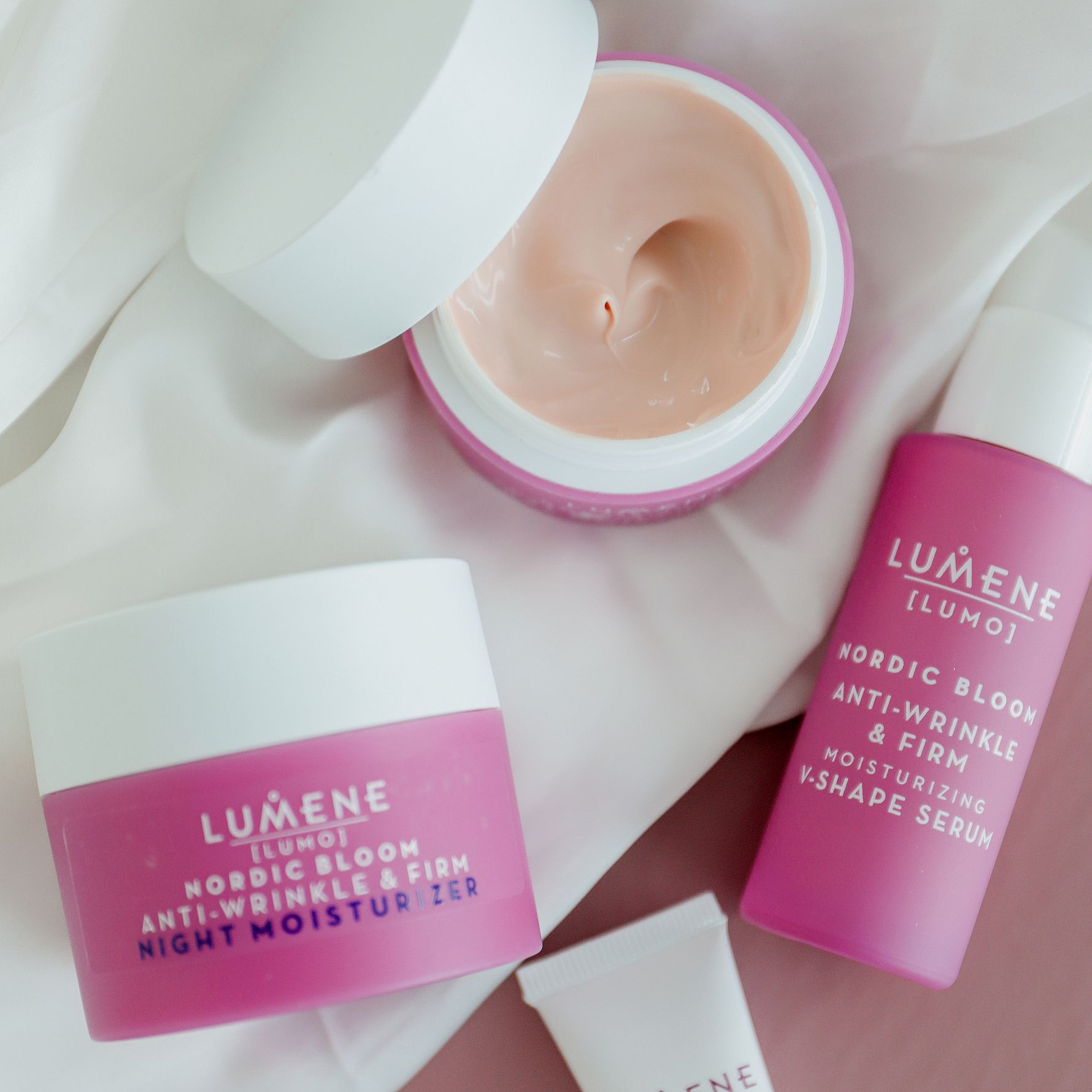 Nordic Bloom Anti-Wrinkle & Firm Moisturizing V-Shape Serum