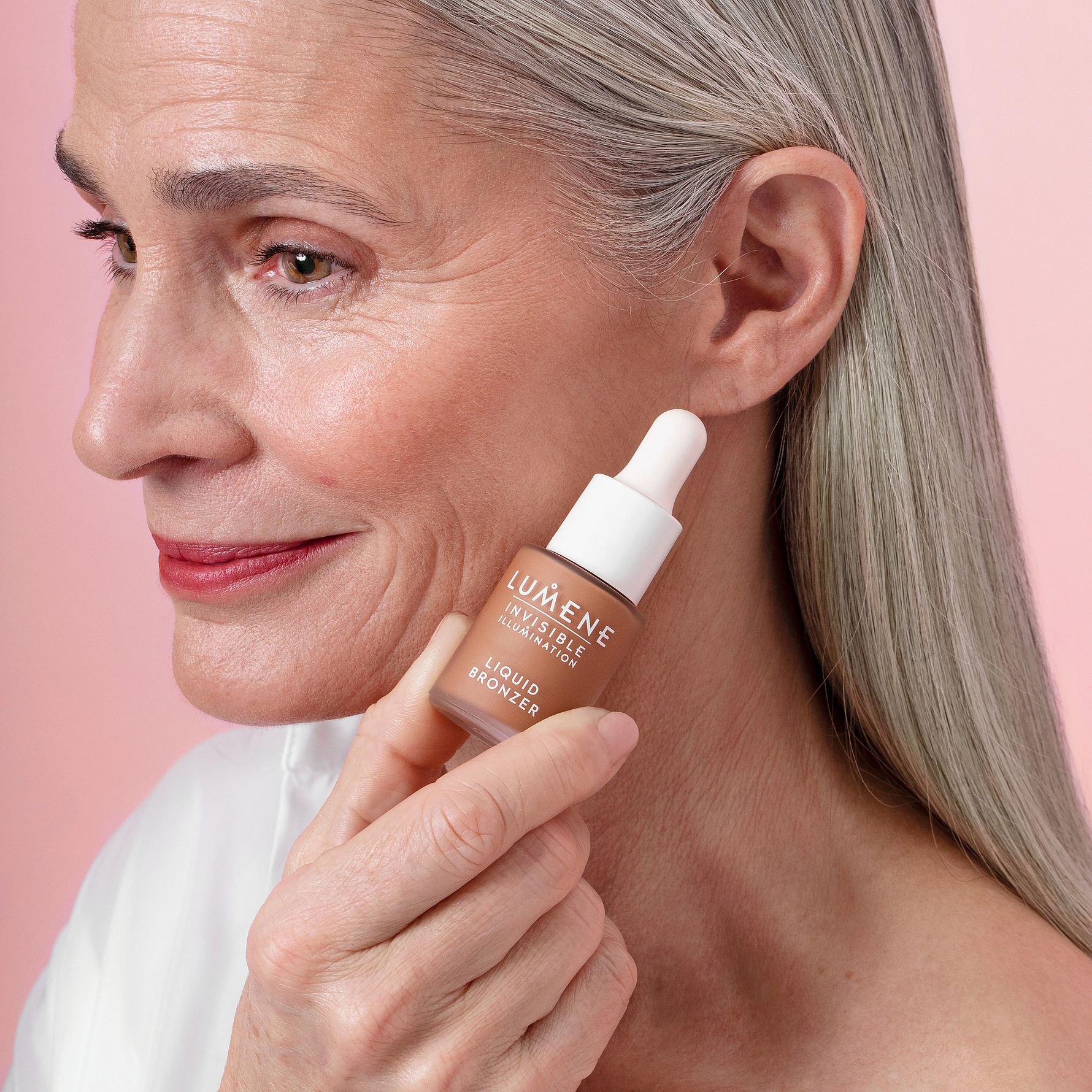 Invisible Illumination Liquid Bronzer