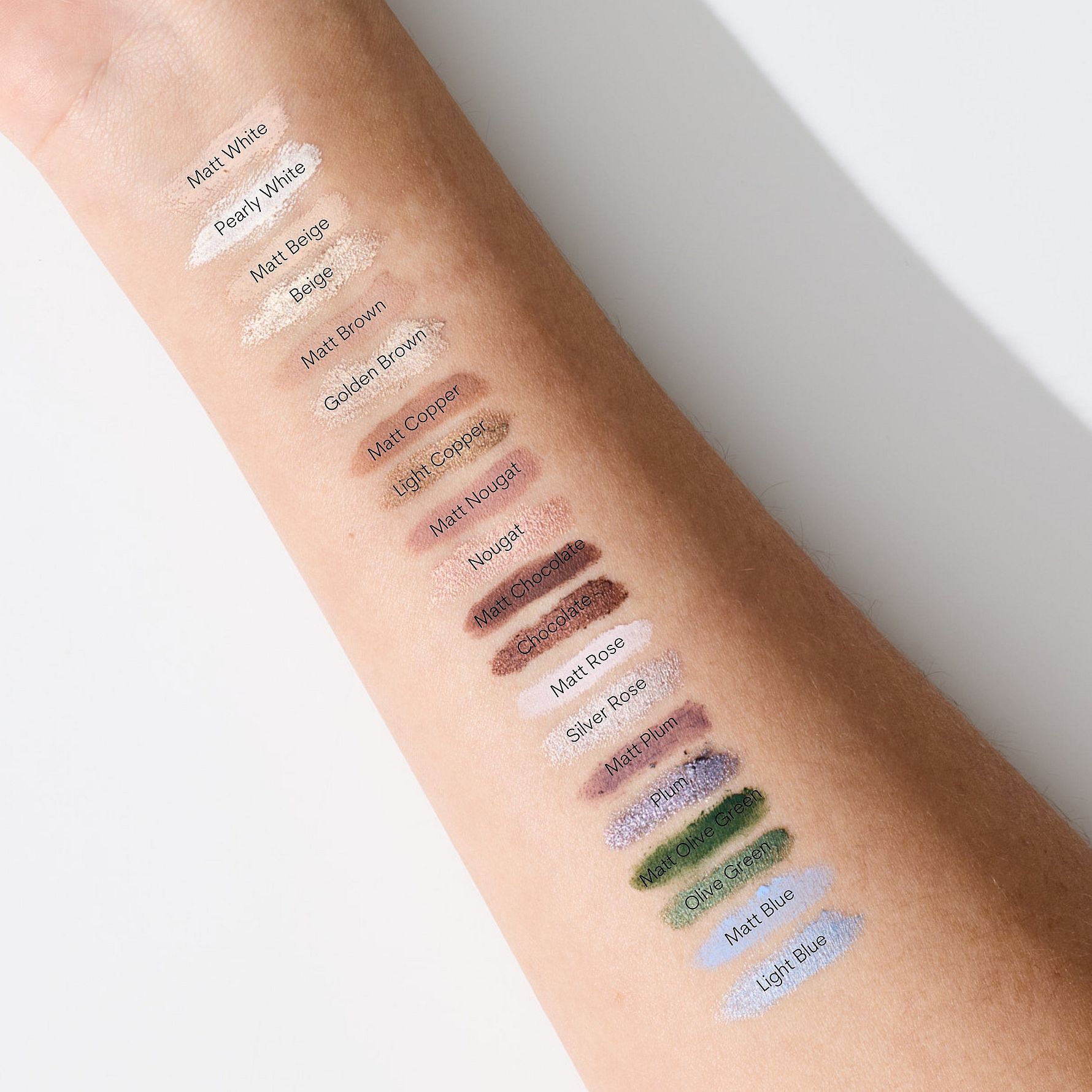 Forever Mineral Shimmer 010 Light Blue - Gosh Copenhagen - KICKS