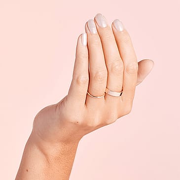 OPI Infinite Shine Neglelak Throw Me a Kiss