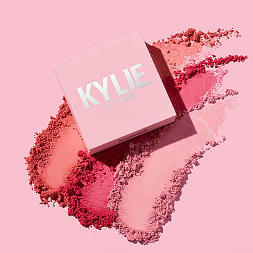 Kylie by Kylie Jenner Pressed Blush Powder 335 Baddie On The Block