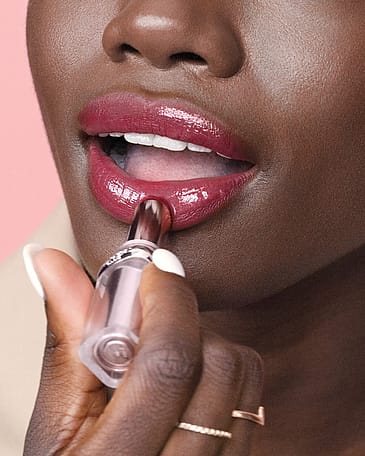 L'Oréal Paris Glow Paradise Balm-in-Lipstick 353 Mulberry Ecstatic