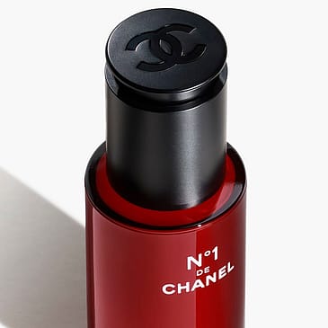 CHANEL PREVENTS AND CORRECTS THE APPEARANCE OF THE 5 SIGNS OF AGING 30 ml