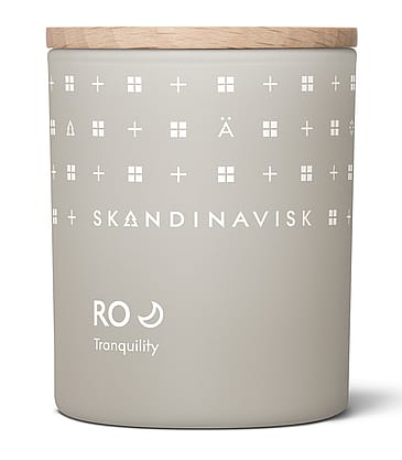 SKANDINAVISK RO Duftlys med Låg 65 g