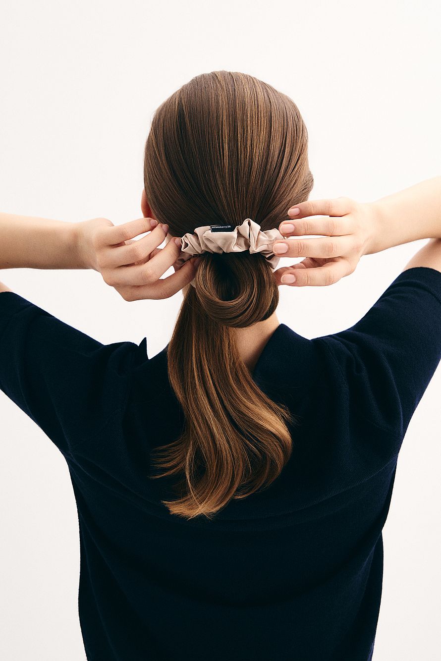 Bybarb Silk Scrunchie Beige parfym
