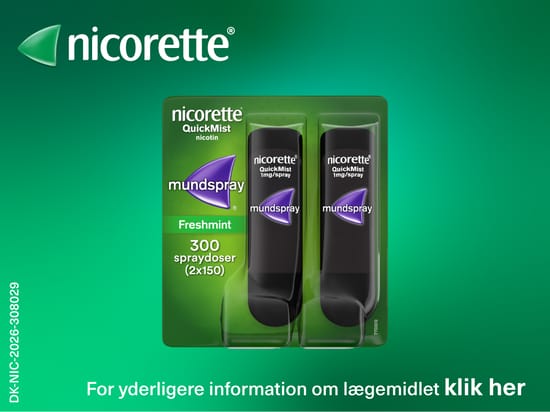 Nicorette QuickMist mundspray i dobbeltpakke på grøn baggrund med teksten “Bliv røg- og nikotinfri”.